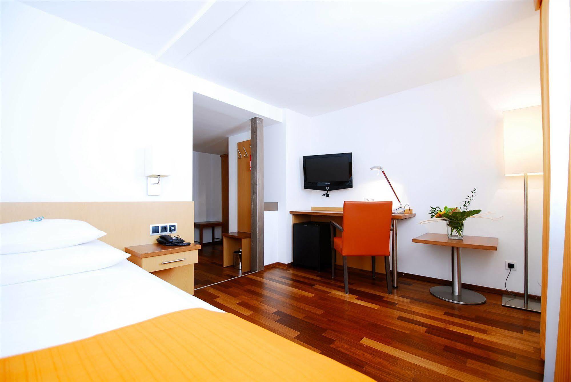 Hotel Germania Bregenz Exterior photo